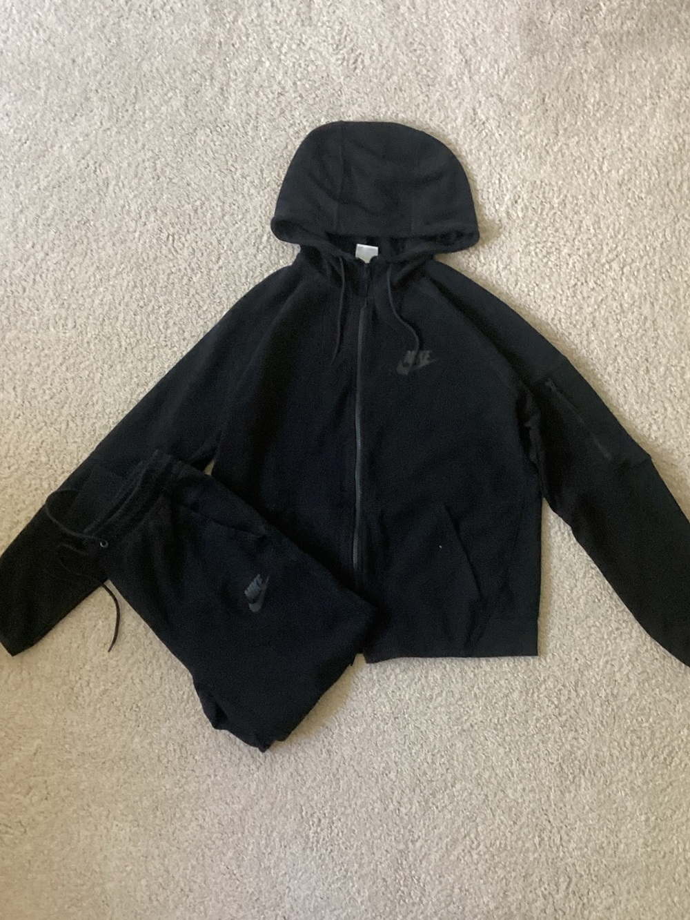 Nike Tech Tracksuit/Hoodie and Joggers Set